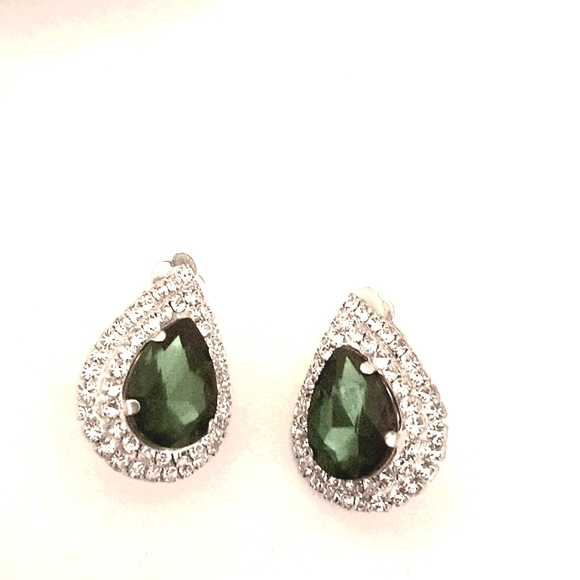 Vintage Emerald Green Faux Diamond Clip on Earrings - Picture 2 of 5